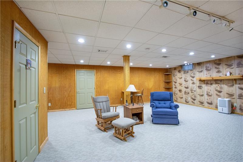 490 Leslie Road Valencia, PA 16059 - Photo 20 of 25 Gallery Image 20