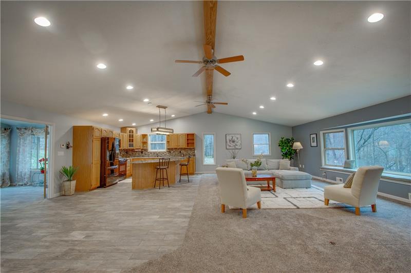 490 Leslie Road Valencia, PA 16059 - Photo 4 of 25 Gallery Image 4
