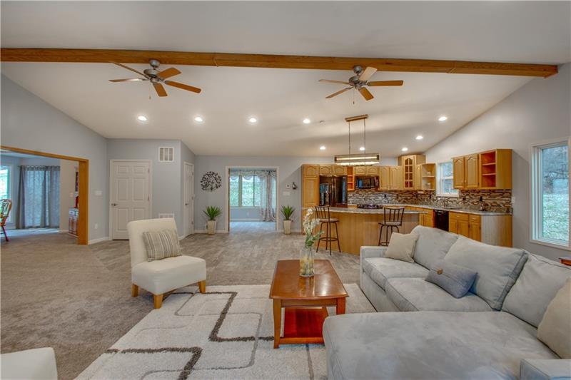 490 Leslie Road Valencia, PA 16059 - Photo 5 of 25 Gallery Image 5