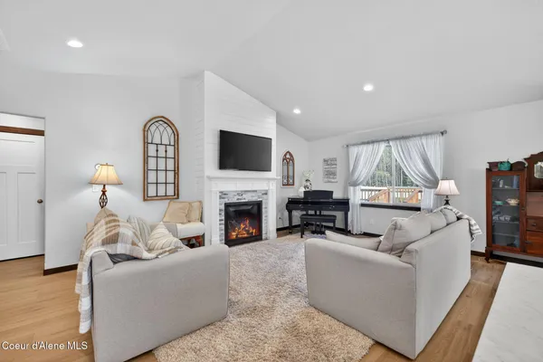 $565,000 | 30974 North Alice Court, Athol, ID 83801