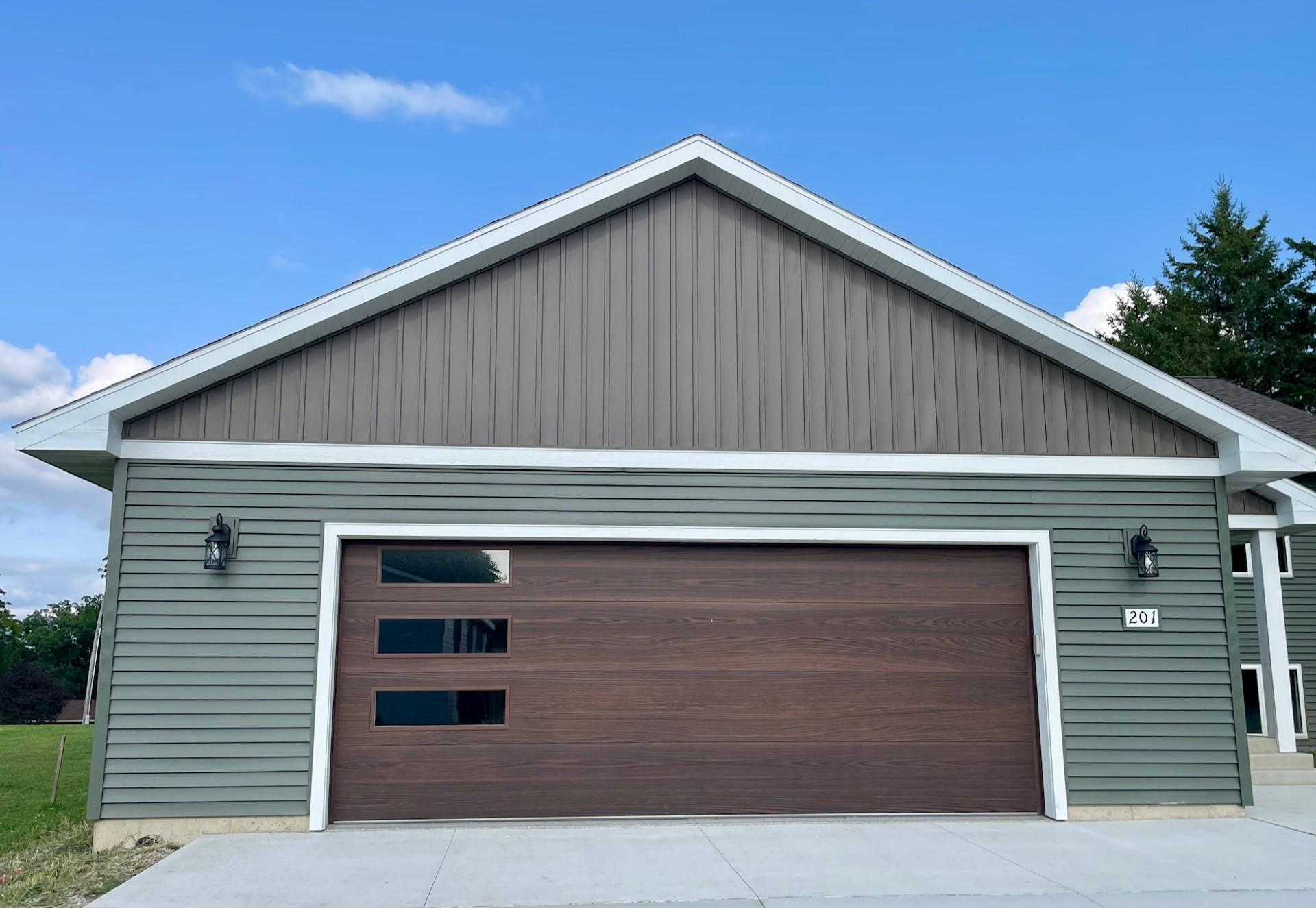 201 25th Street Southwest Austin, MN 55912 - Photo 2 of 40 Gallery Image 2