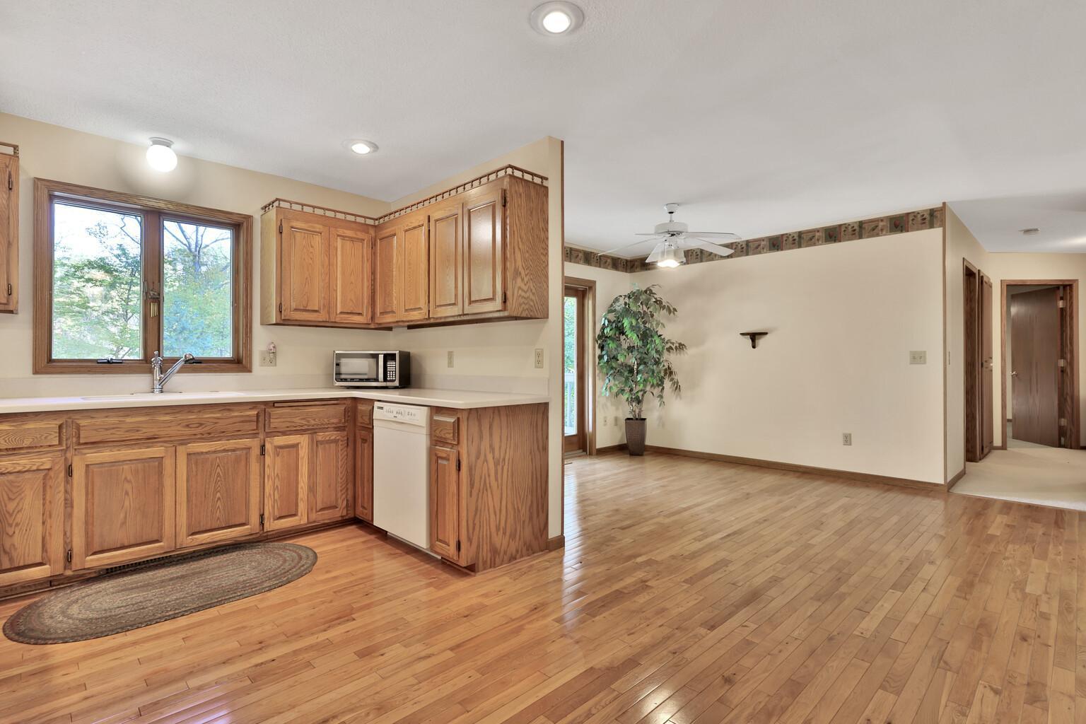 12316 288th Street Lindstrom, MN 55045 - Photo 9 of 33