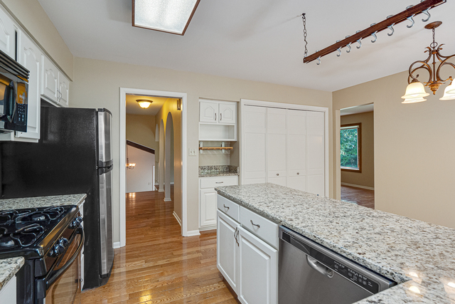 1736 Marion Court Wheaton, IL 60187 - Photo 12 of 26