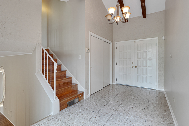 1736 Marion Court Wheaton, IL 60187 - Photo 3 of 26