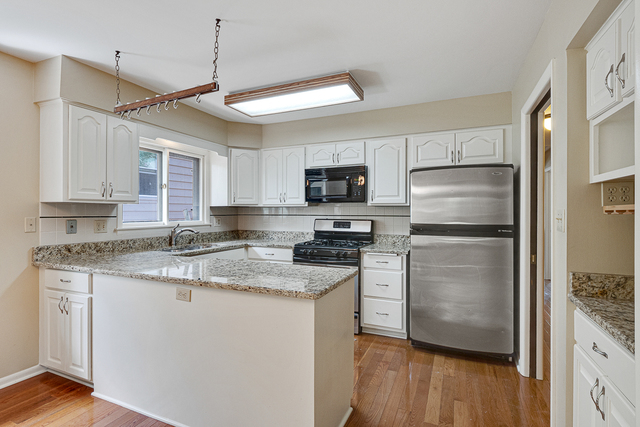 1736 Marion Court Wheaton, IL 60187 - Photo 9 of 26