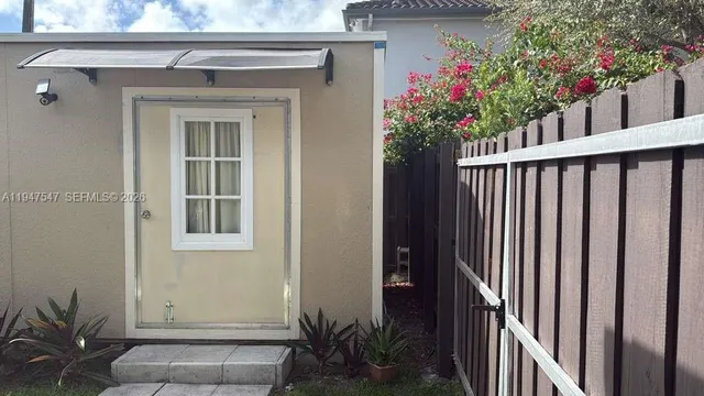 $1,200 | 15290 Southwest 117th Terrace, Unit 1, Miami, FL 33196