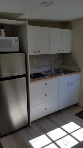 $1,300 | 15290 Southwest 117th Terrace, Unit 1, Miami, FL 33196