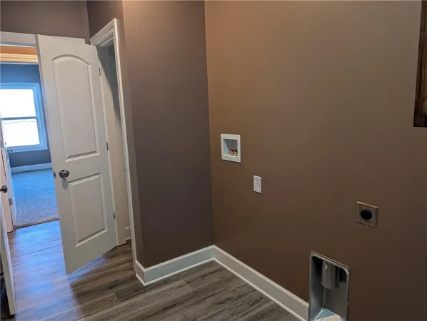 $399,500 | 1107 Charles Street, Knob Noster, MO 65336