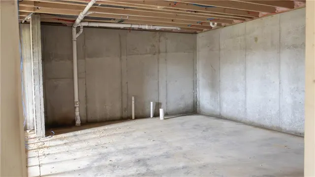 $399,500 | 1107 Charles Street, Knob Noster, MO 65336