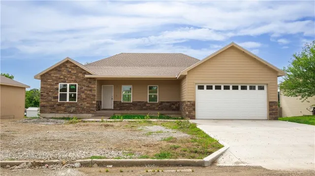 $399,500 | 1107 Charles Street, Knob Noster, MO 65336