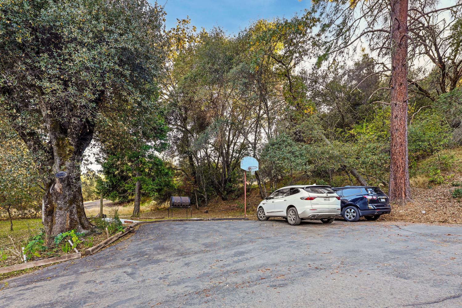 9174 State Rte 26 Mokelumne Hill, CA 95245 - Photo 30 of 52 a car parked on the side of the road