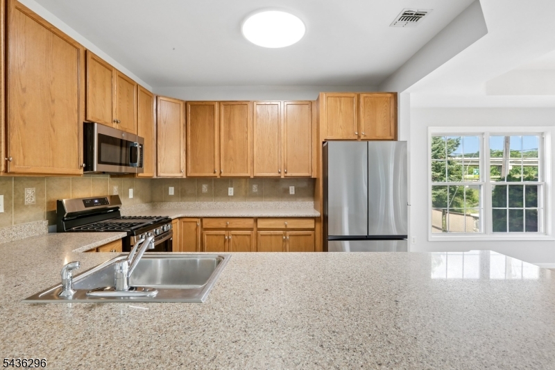 9104 Ravenscroft Road Clifton, NJ 07013 - Photo 14 of 50