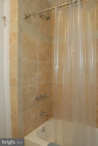 110 Claybrook Drive Silver Spring, MD 20902 - Photo 6 of 15 Bath (Master)