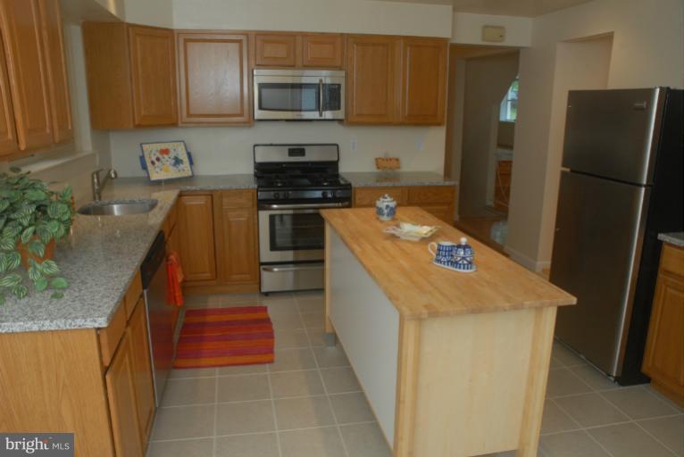 110 Claybrook Drive Silver Spring, MD 20902 - Photo 7 of 15 Kitchen