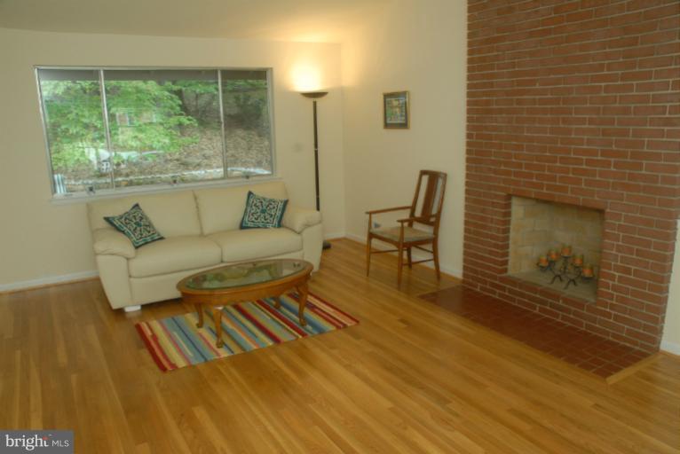 110 Claybrook Drive Silver Spring, MD 20902 - Photo 8 of 15 Living Room