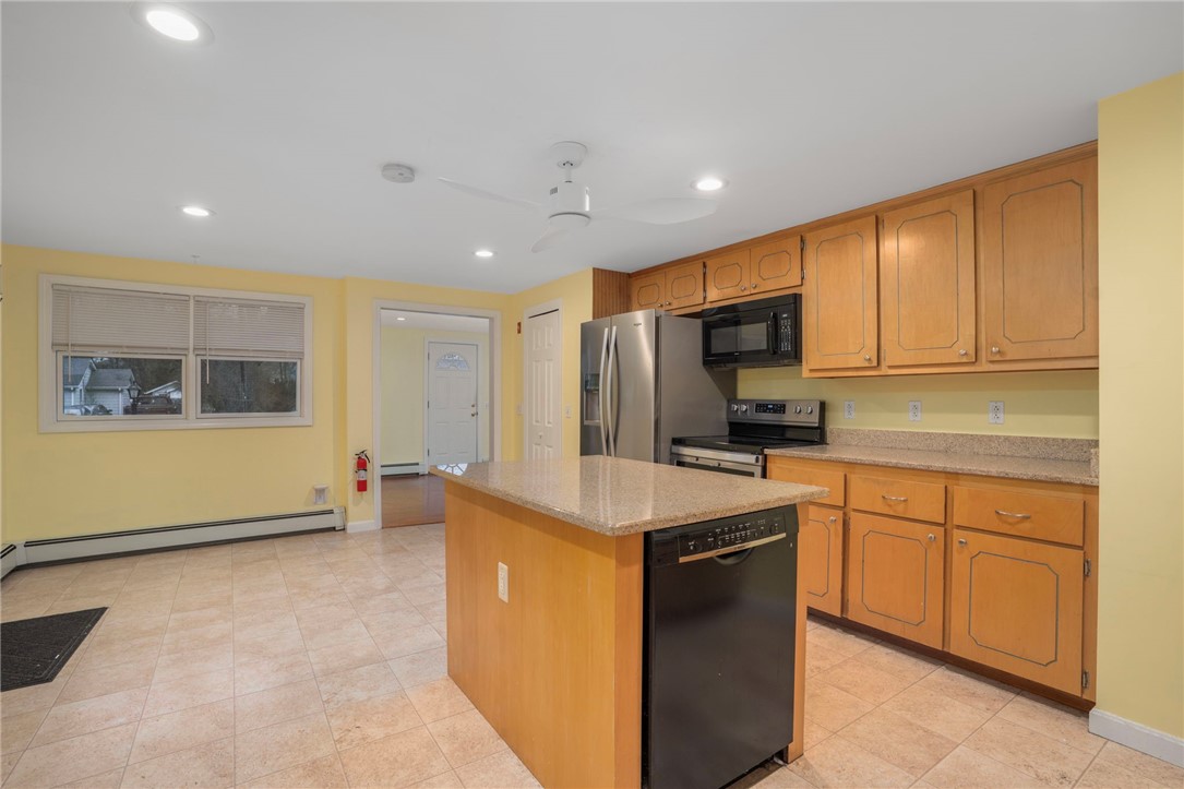 37 Ridge Road East Greenwich, RI 02818 - Photo 5 of 25 Gallery Image 5