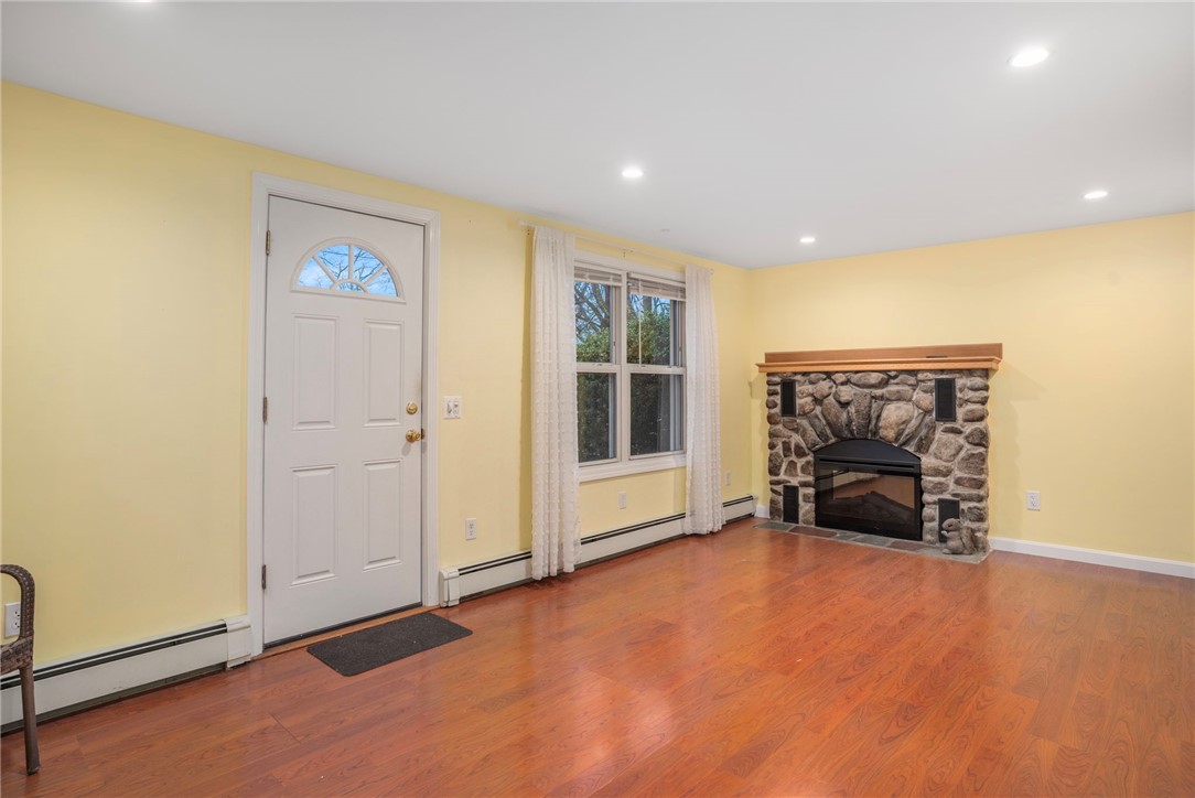 37 Ridge Road East Greenwich, RI 02818 - Photo 7 of 25 Gallery Image 7