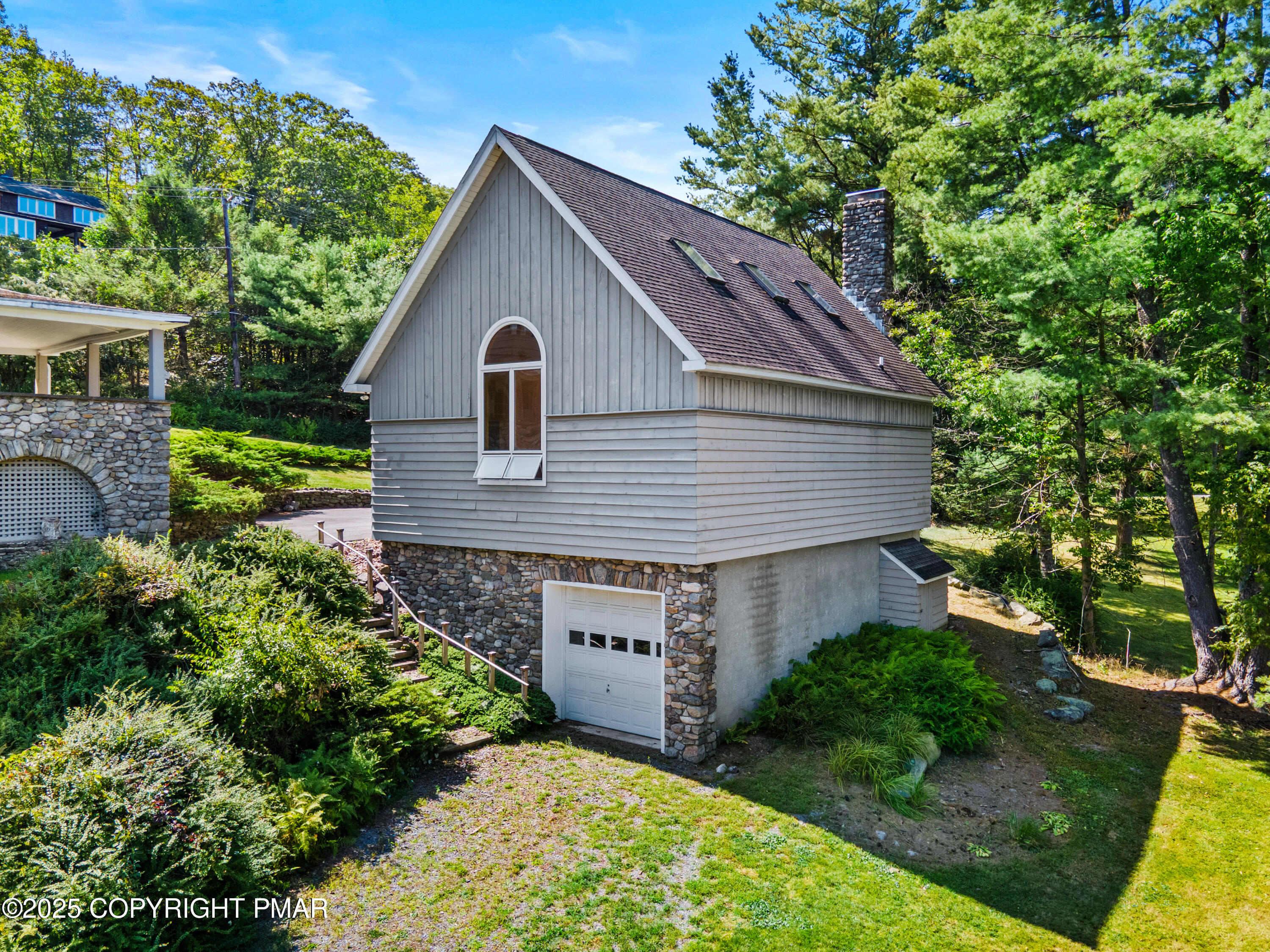 664 Griscom Road Buck Hill Falls, PA 18323 - Photo 8 of 93 Studio - Aerial view