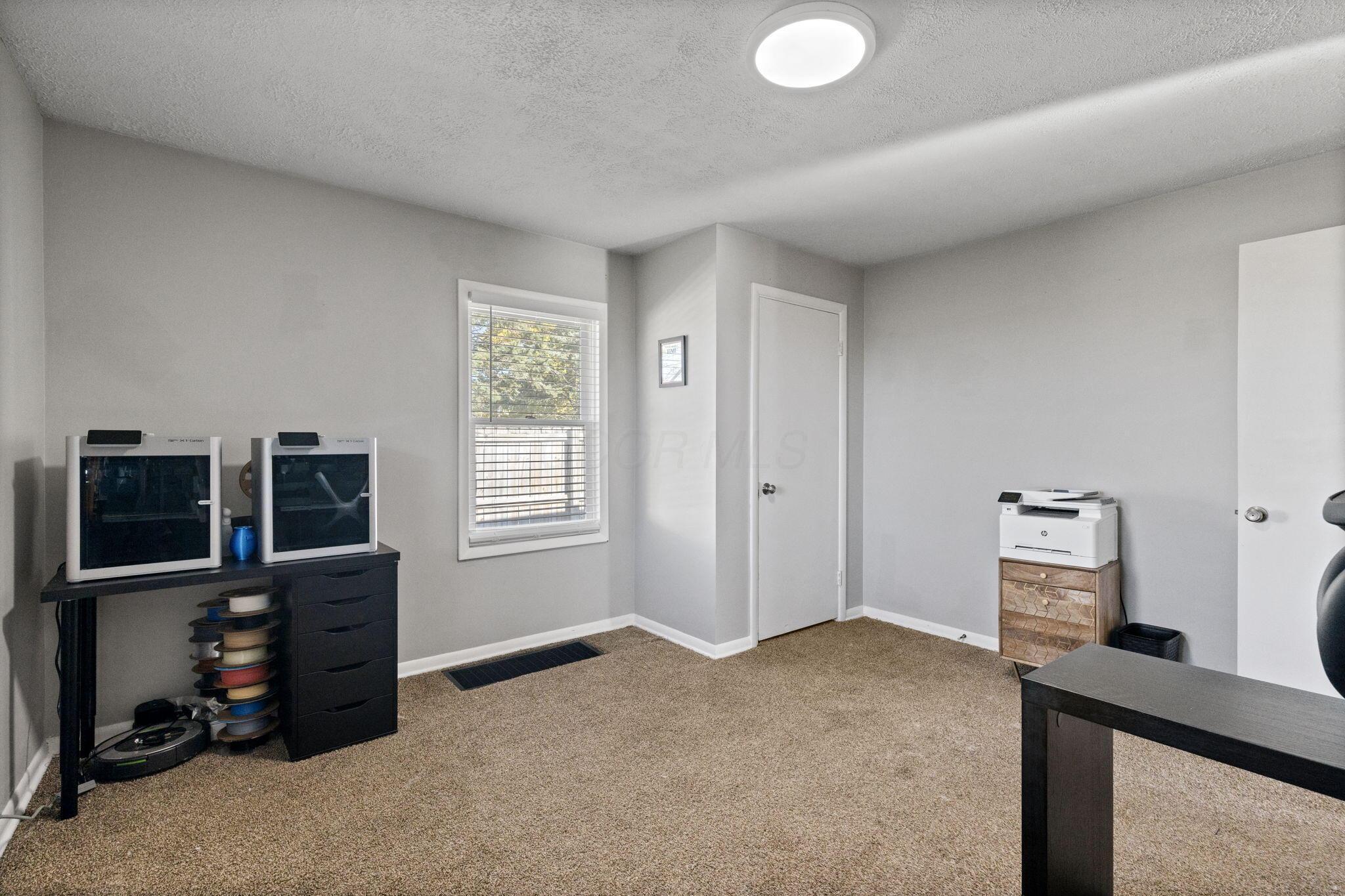 9520 Picway Road Lockbourne, OH 43137 - Photo 9 of 39 2025-10-28 9520 Picway Rd 34