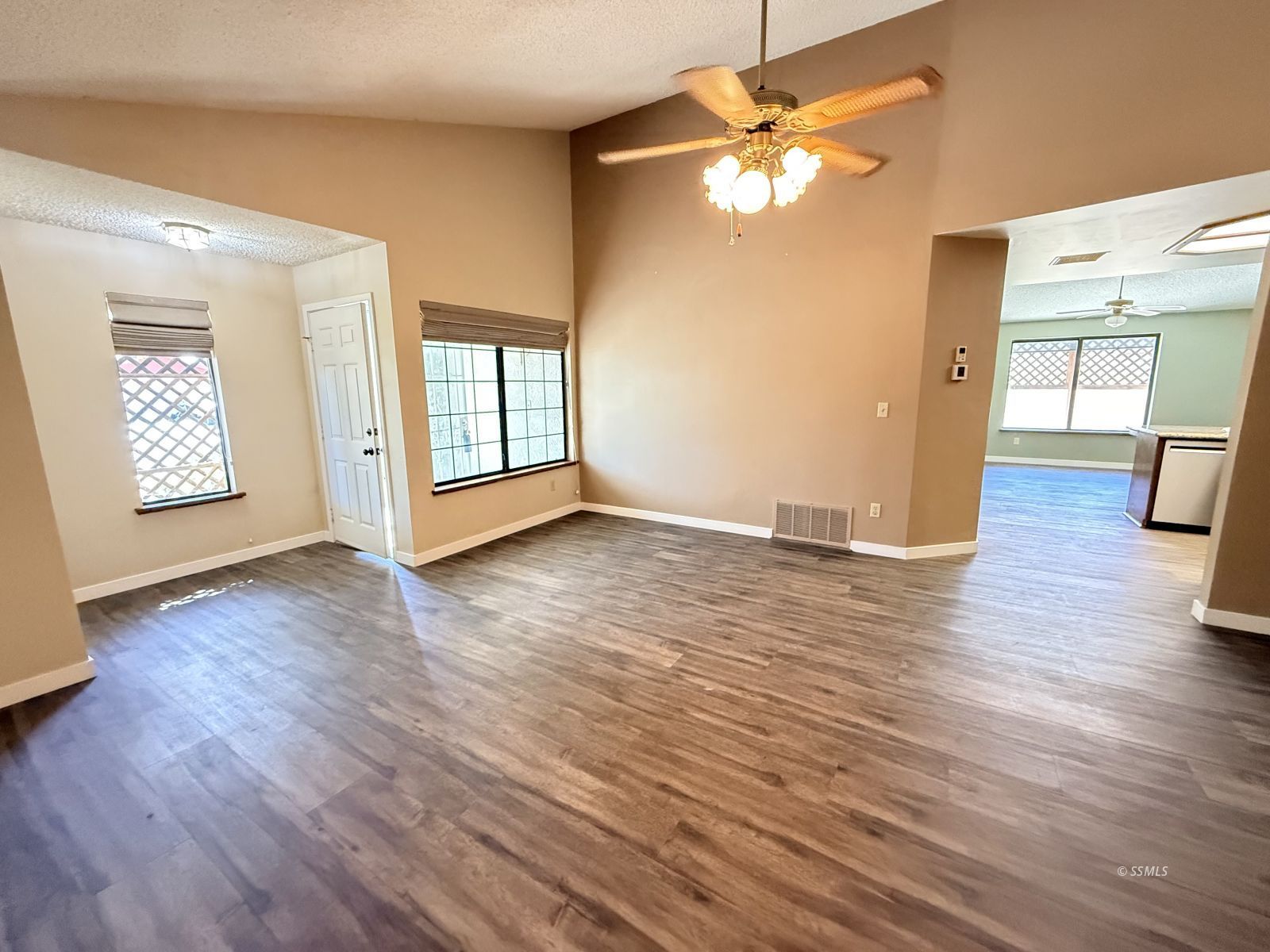544 Beth Lane Ridgecrest, CA 93555 - Photo 8 of 38 Gallery Image 8