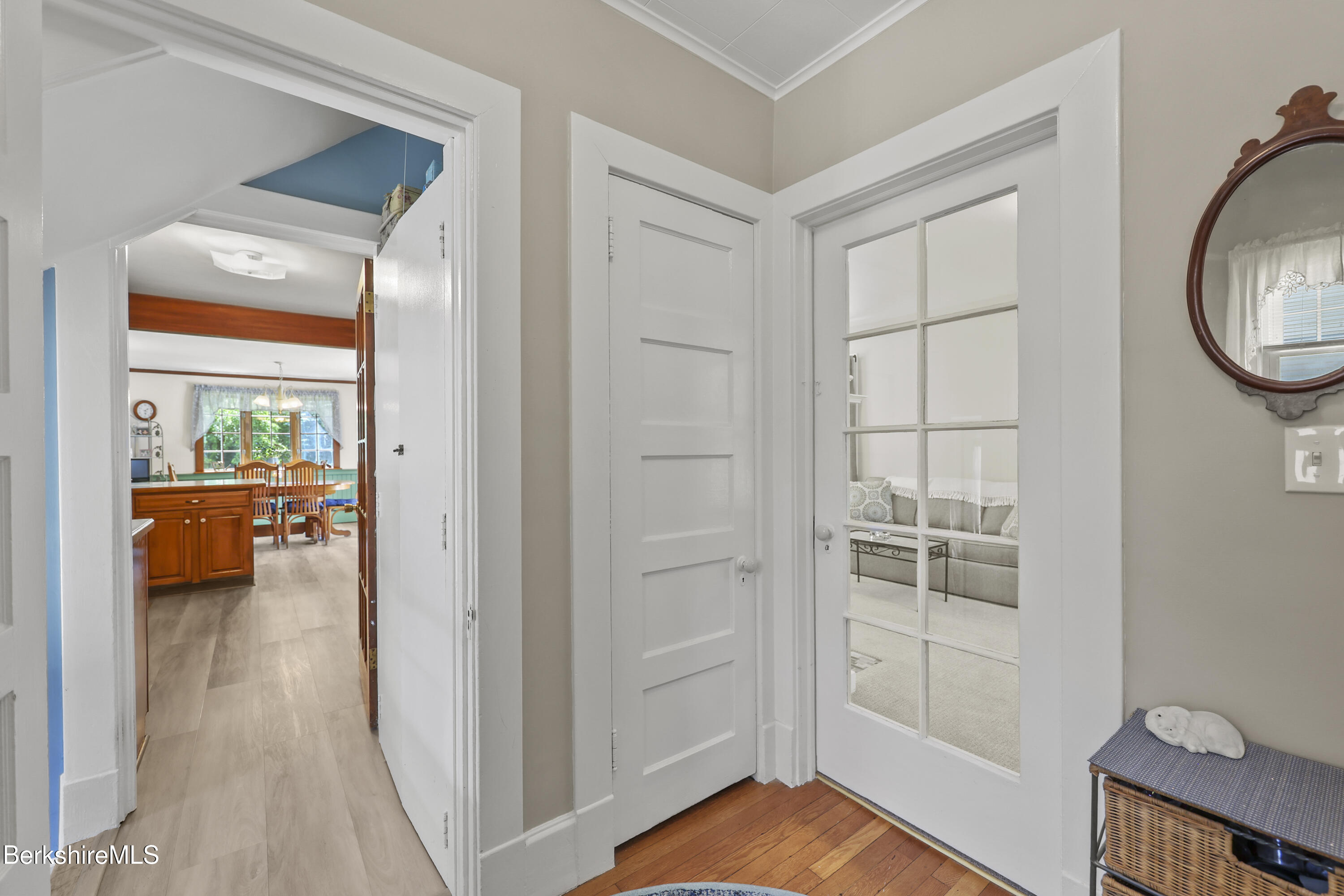 61 Harding Street Pittsfield, MA 01201 - Photo 6 of 48 25 Foyer
