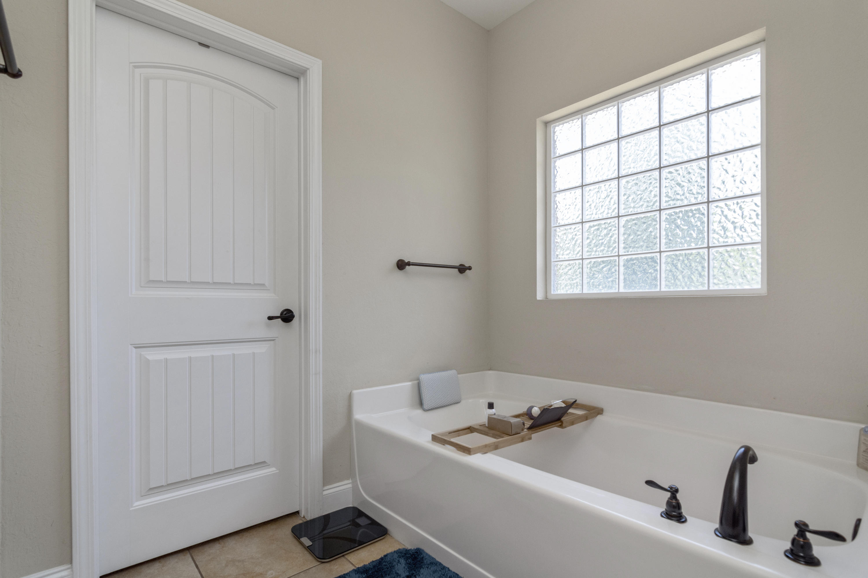 5792 Wayne Rogers Road Crestview, FL 32539 - Photo 19 of 42 Master Bath