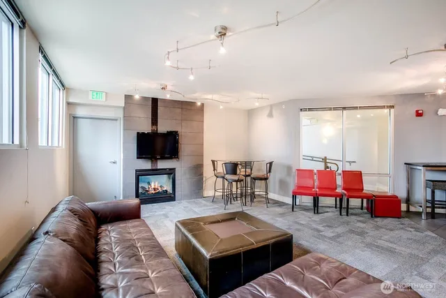 $699,900 | 699 John Street, Unit 513, Seattle, WA 98109