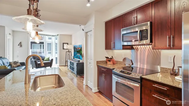 $699,900 | 699 John Street, Unit 513, Seattle, WA 98109