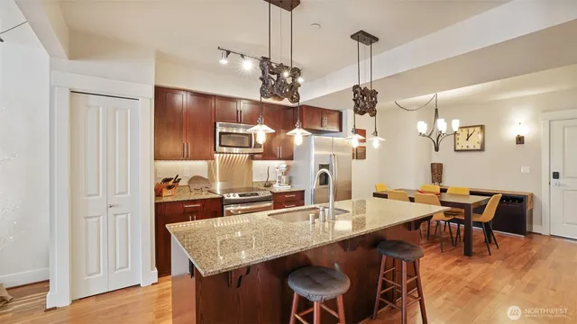 $699,900 | 699 John Street, Unit 513, Seattle, WA 98109