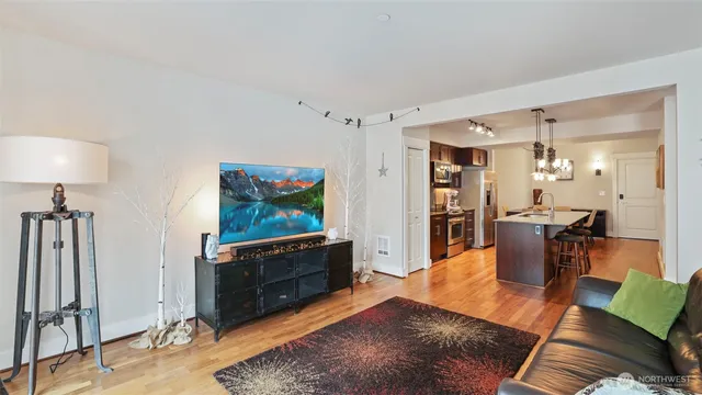 $699,900 | 699 John Street, Unit 513, Seattle, WA 98109
