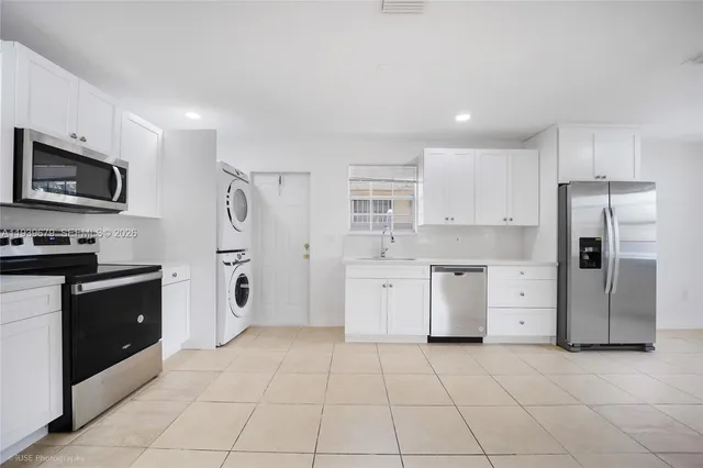 $3,750 | 3653 Southwest 27th Street, Miami, FL 33133