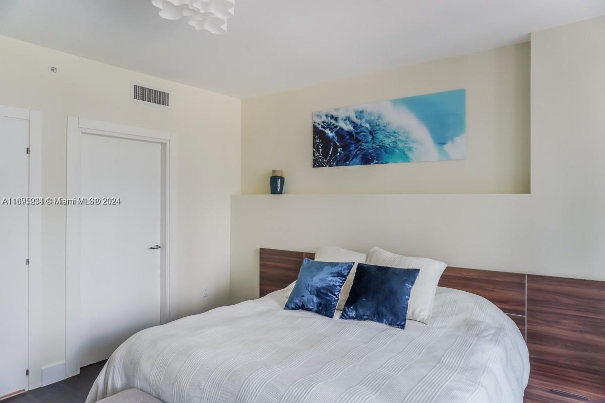 200 Biscayne Blvd Way, Unit 705 Miami, FL 33131 - Photo 16 of 23
