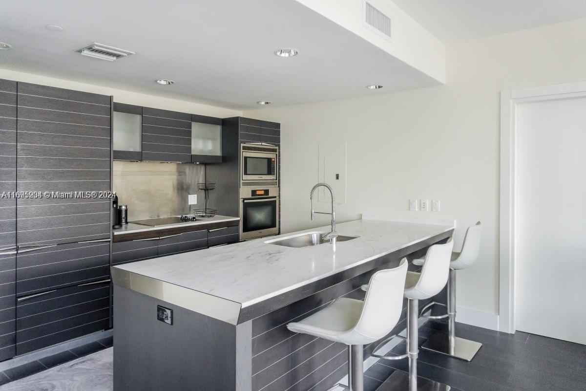 200 Biscayne Blvd Way, Unit 705 Miami, FL 33131 - Photo 5 of 23