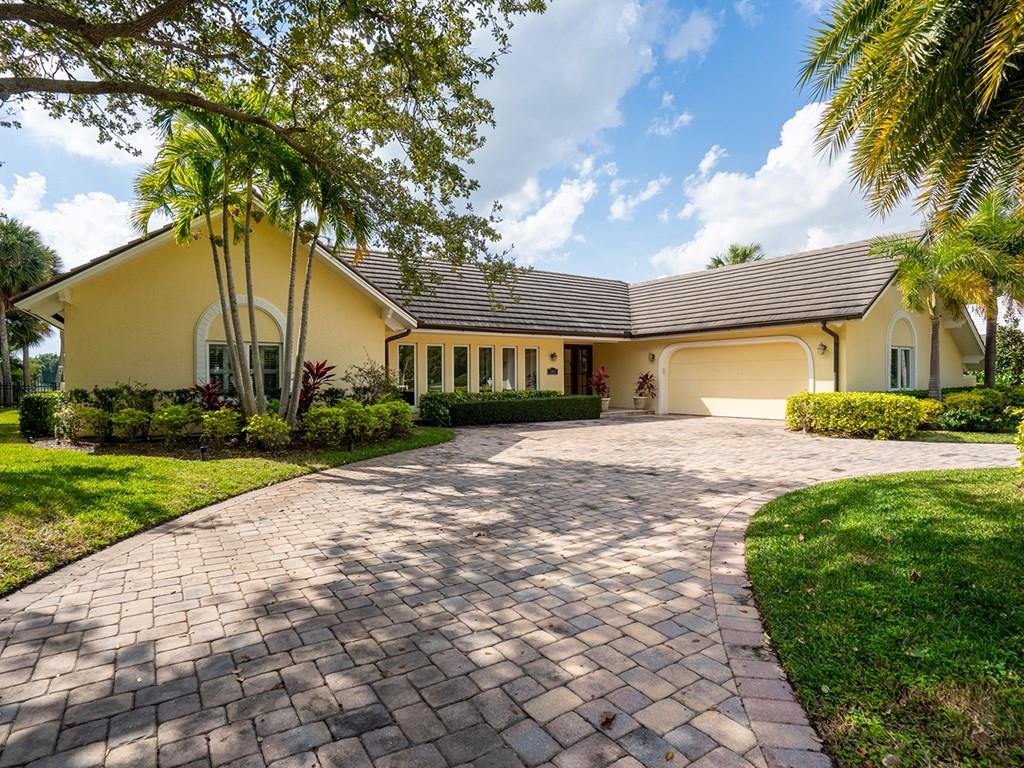 195 Spinnaker Drive Vero Beach, FL 32963 - Photo 1 of 34