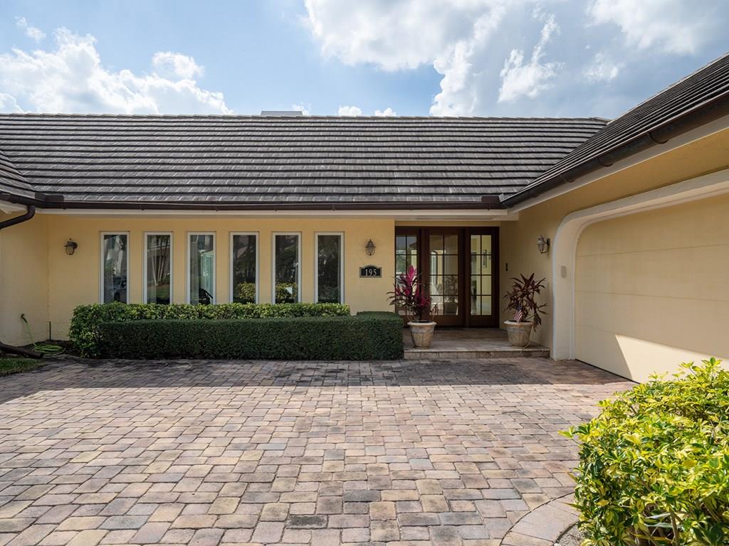 195 Spinnaker Drive Vero Beach, FL 32963 - Photo 2 of 34