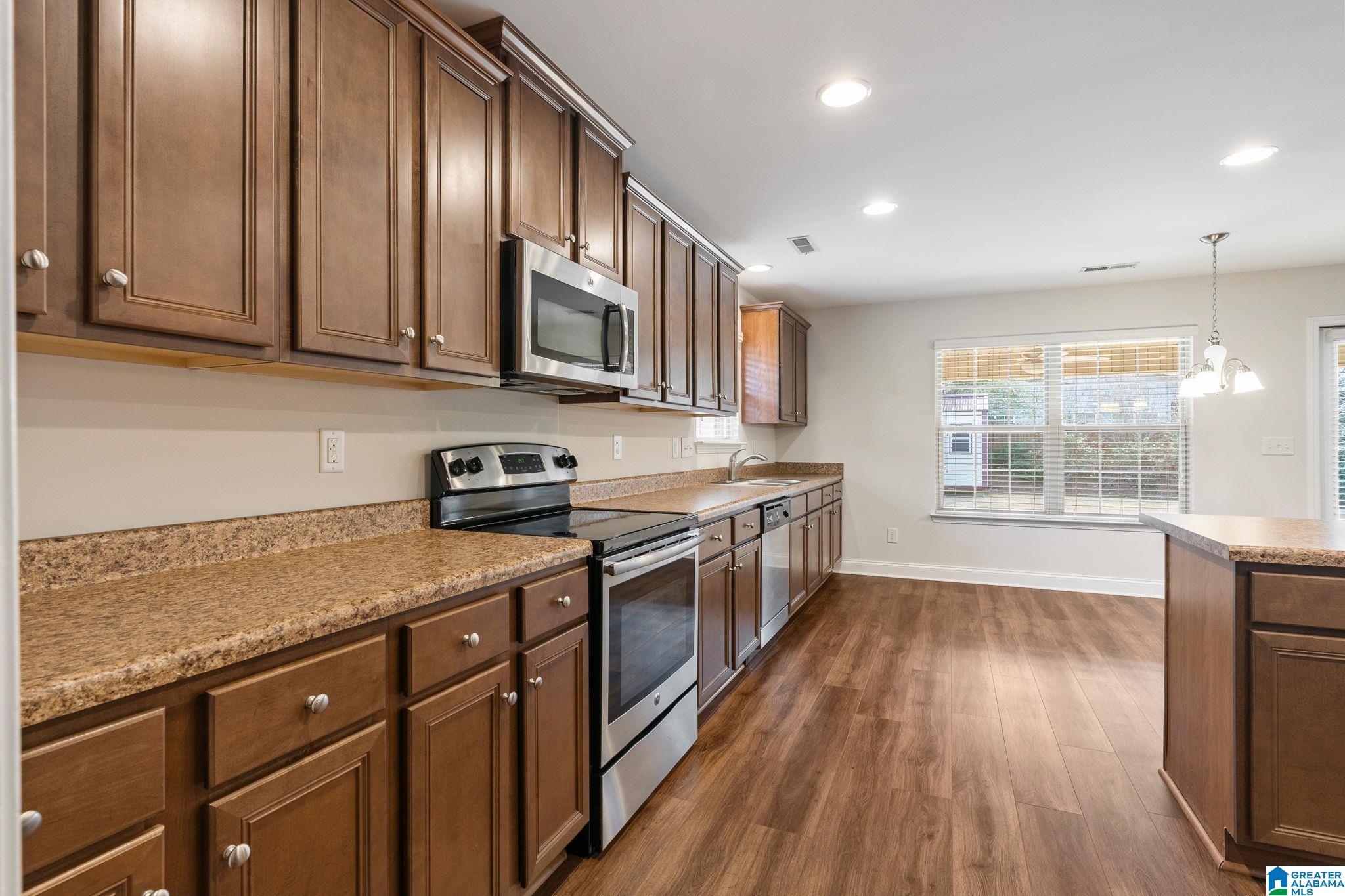 320 Golden Meadows Place Alabaster, AL 35007 - Photo 8 of 31