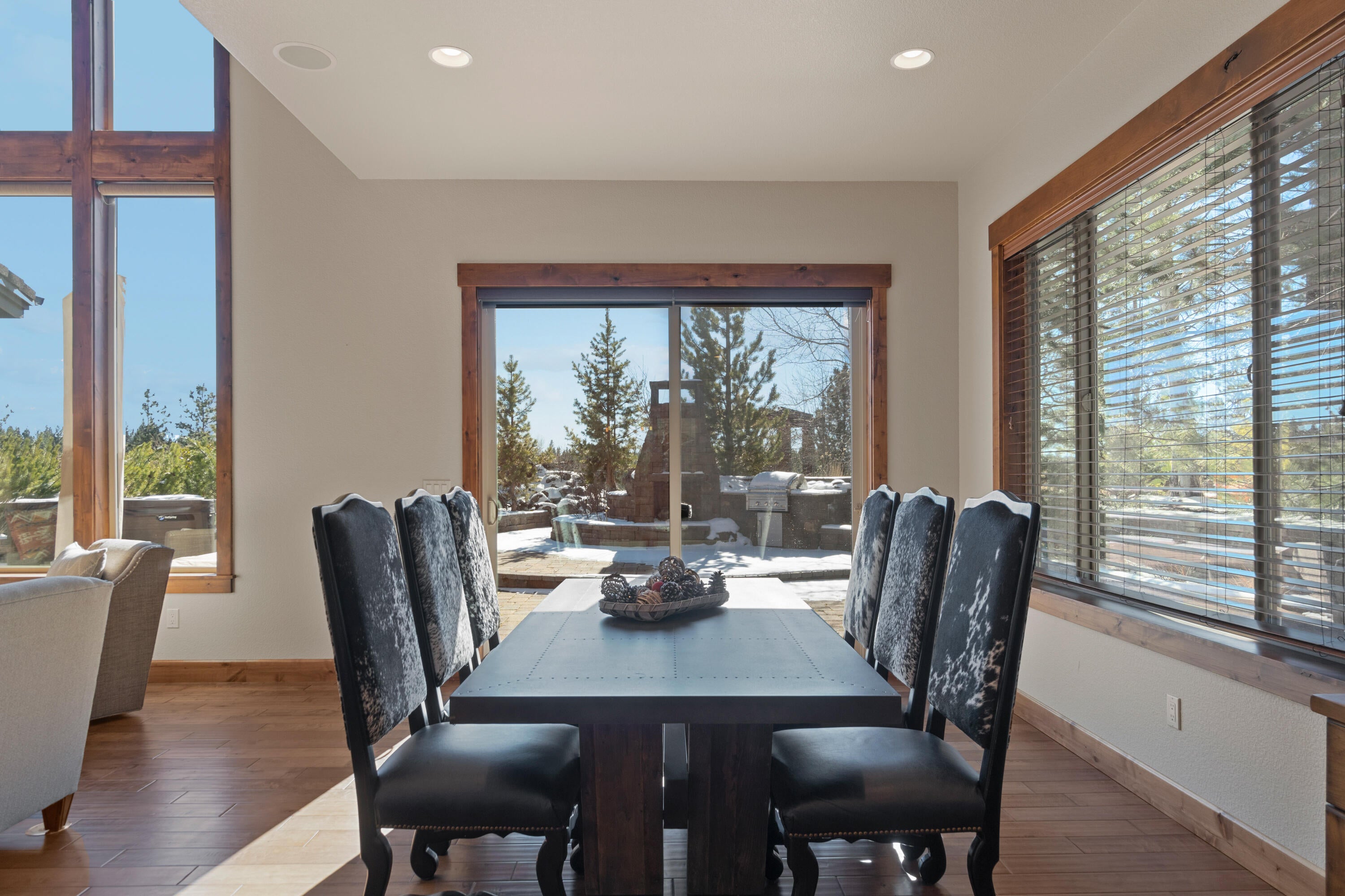 60430 Snap Shot Loop Bend, OR 97702 - Photo 13 of 54 60430 Snap Shot Lp_Dining1