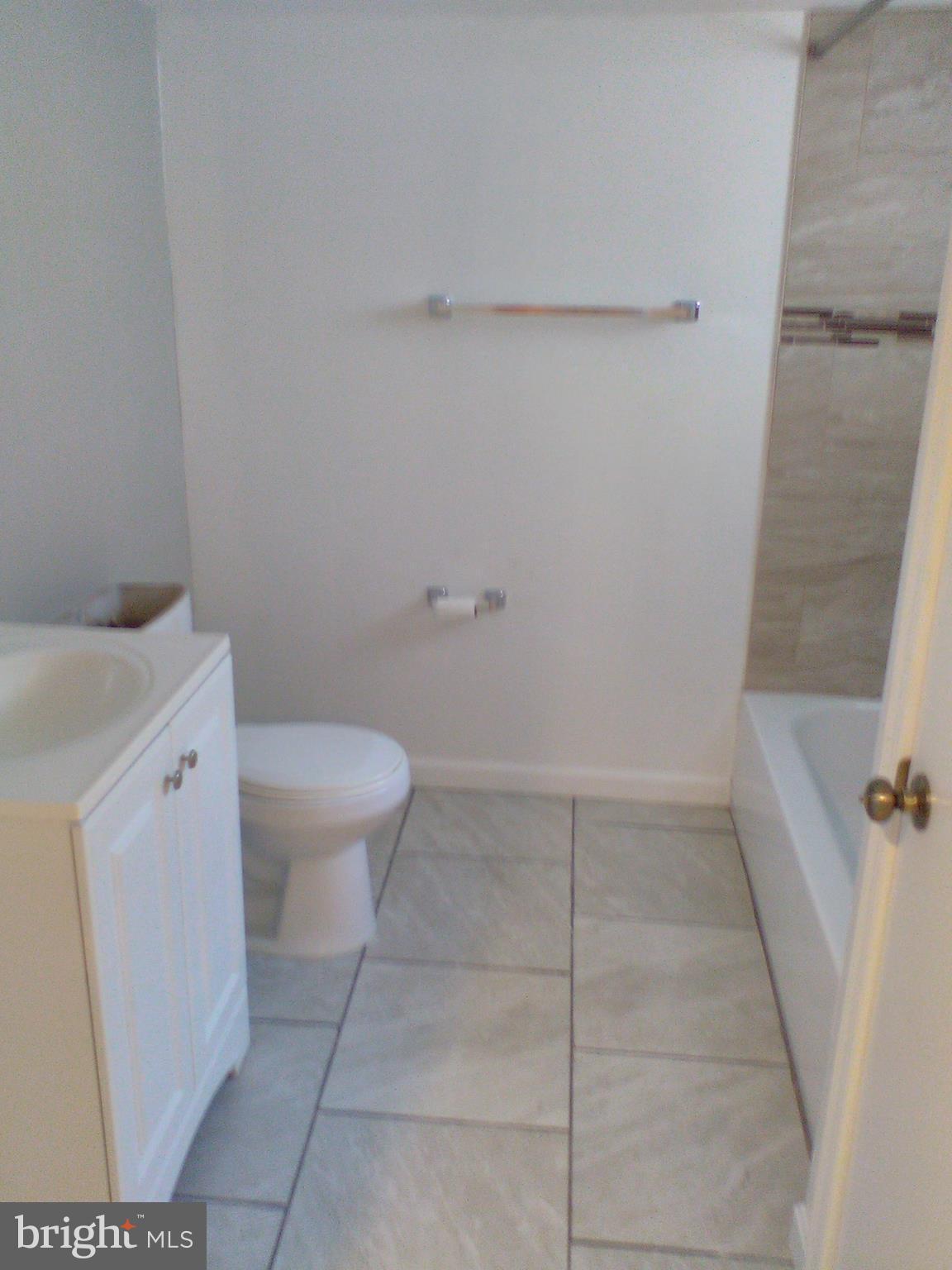 6 South Rosedale Street Baltimore, MD 21229 - Photo 23 of 29 Bath