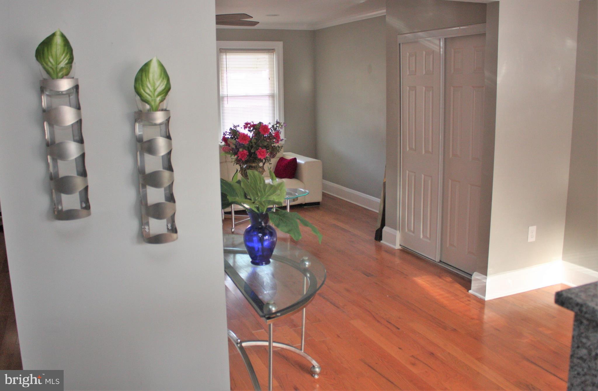 6 South Rosedale Street Baltimore, MD 21229 - Photo 6 of 29 Interior (General)
