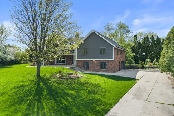 $699,000 | 2003 South Valley Spring Drive, New Berlin, WI 53151