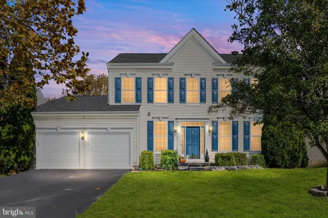 $749,000 | 17148 Magic Mountain Drive, Round Hill, VA 20141