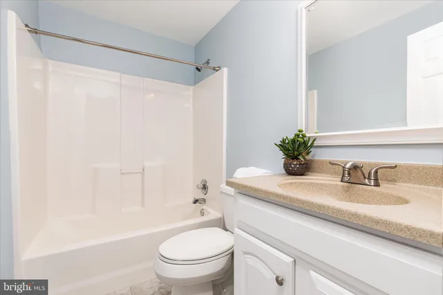 $735,000 | 17148 Magic Mountain Drive, Round Hill, VA 20141