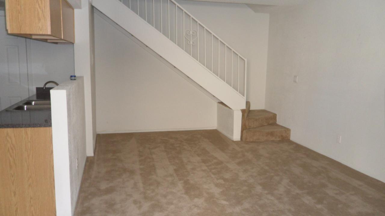 2689 West Ocotillo Road, Unit 32C Phoenix, AZ 85017 - Photo 3 of 7 living