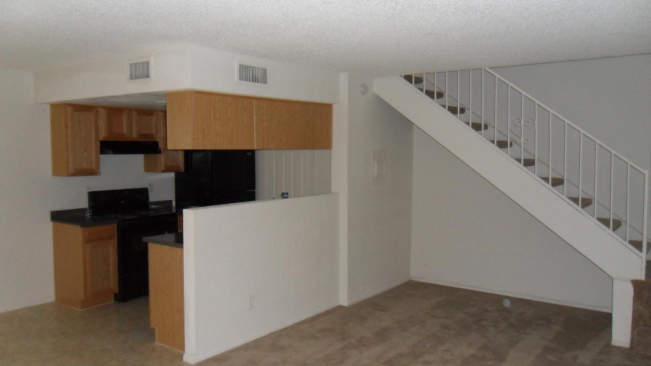 2689 West Ocotillo Road, Unit 32C Phoenix, AZ 85017 - Photo 7 of 7 living