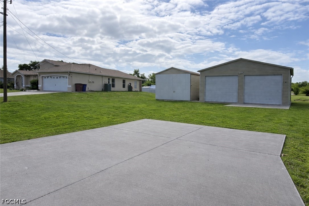 517 Peerless Circle Lehigh Acres, FL 33974 - Photo 4 of 49