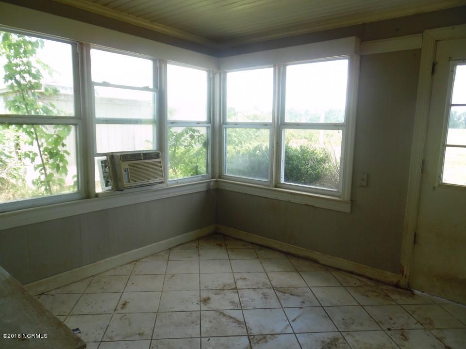 756 Bennie Albritton Road Hookerton, NC 28538 - Photo 8 of 10 33 Sun Porch