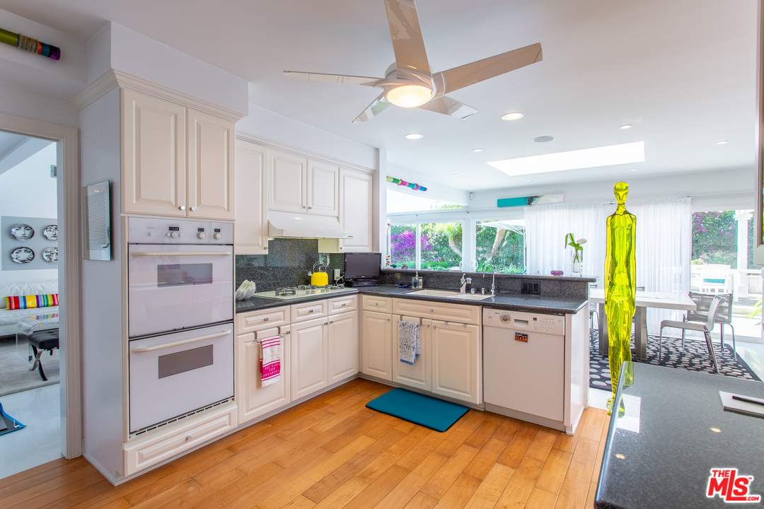 7701 West 85th Street Playa del Rey, CA 90293 - Photo 11 of 41