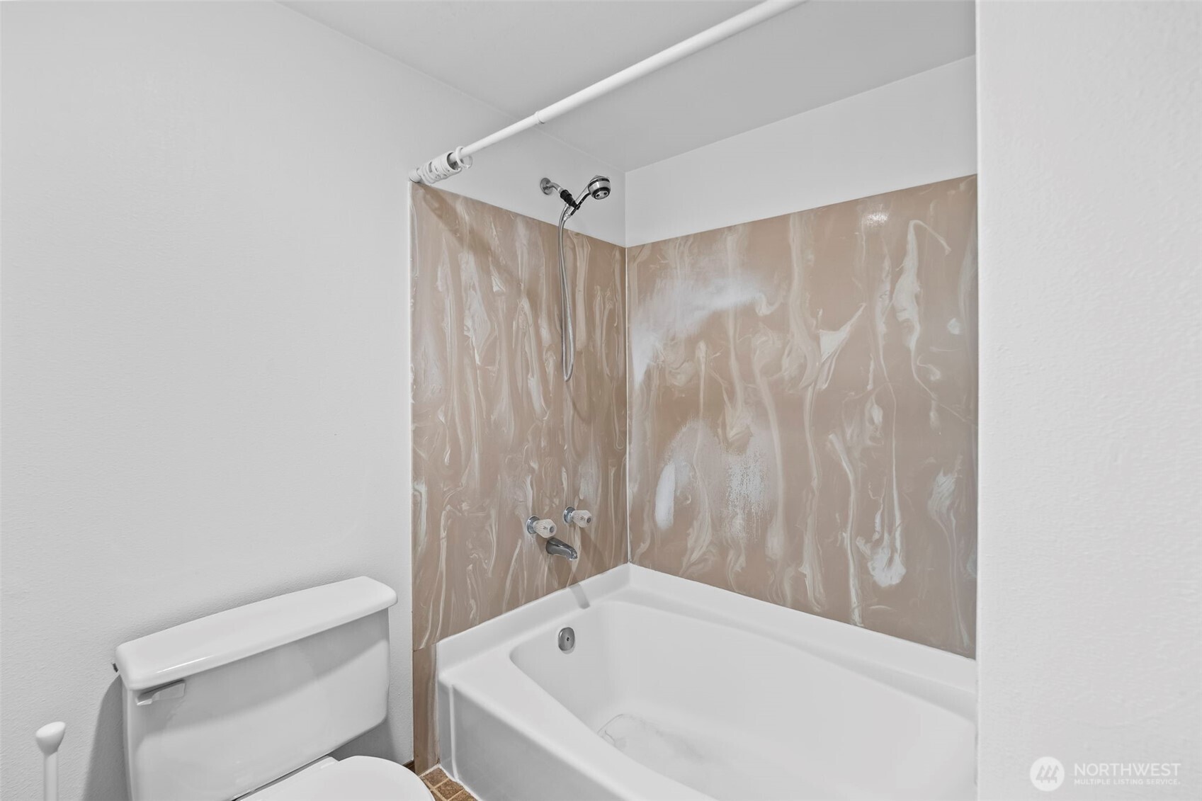 31727 47th Lane Southwest, Unit C Federal Way, WA 98023 - Photo 22 of 39 a bathroom with a bathtub and shower