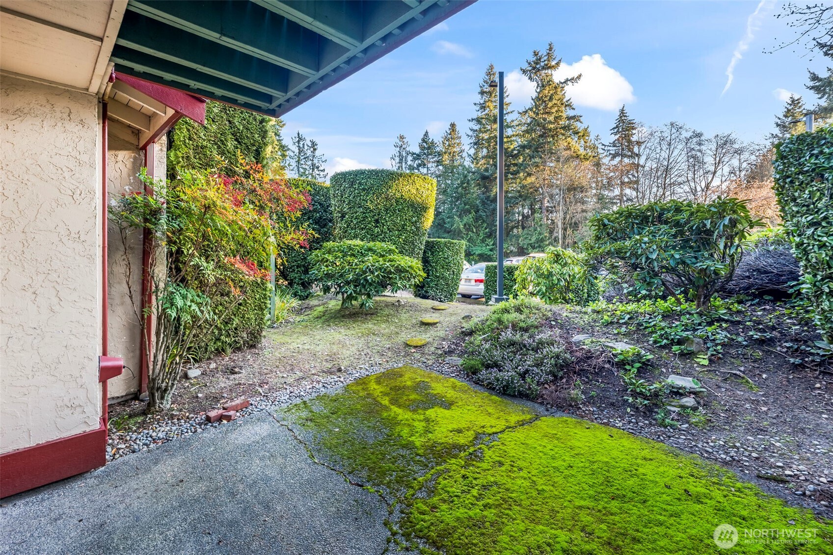 31727 47th Lane Southwest, Unit C Federal Way, WA 98023 - Photo 25 of 39 a view of a backyard with pathway