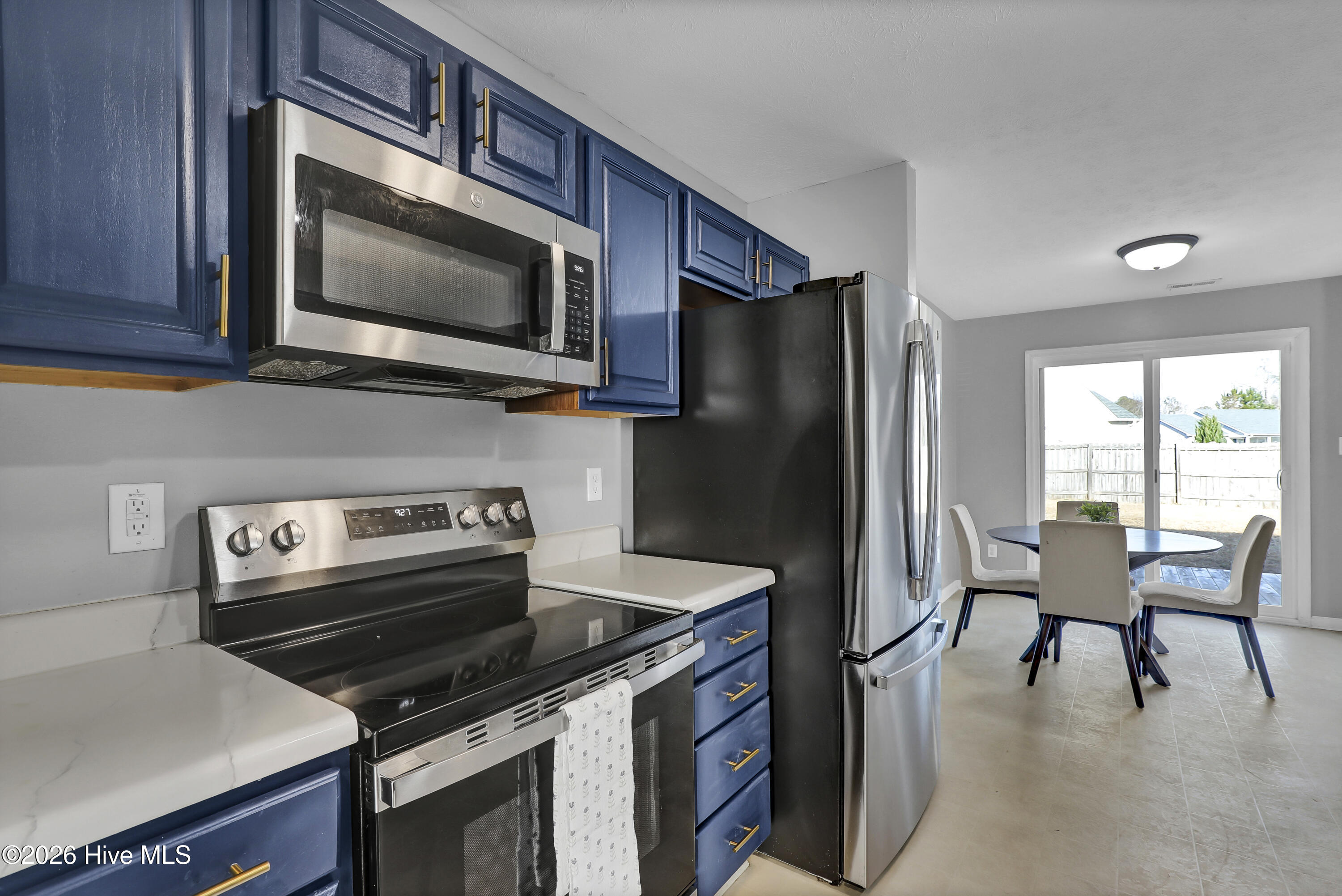 445 Spring Drive Jacksonville, NC 28540 - Photo 10 of 27 6G8A3415